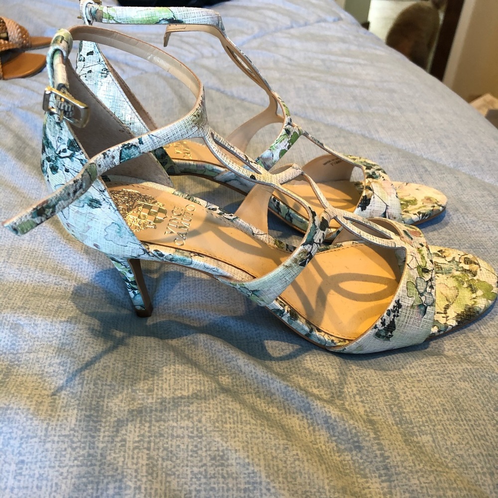 Vince Camuto Strappy Flowered Heels NWOT